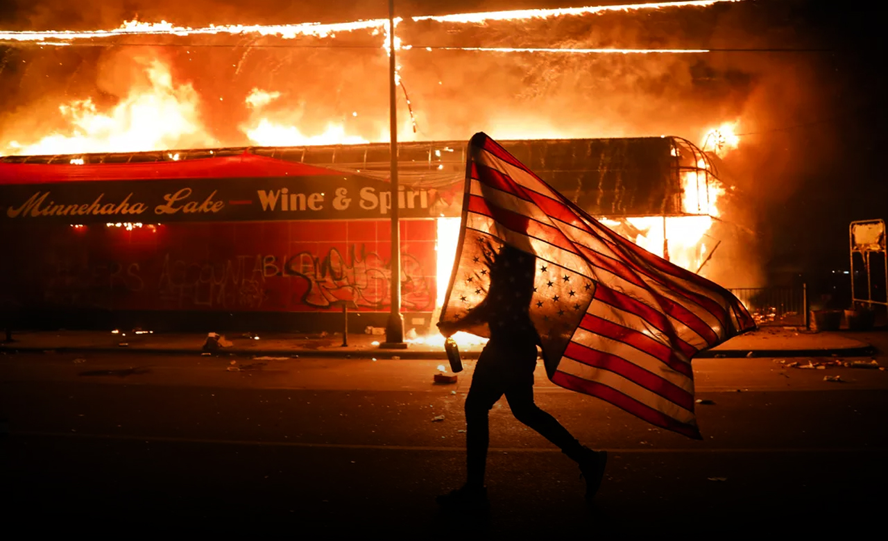 Clashes across US as protesters demand justice 2